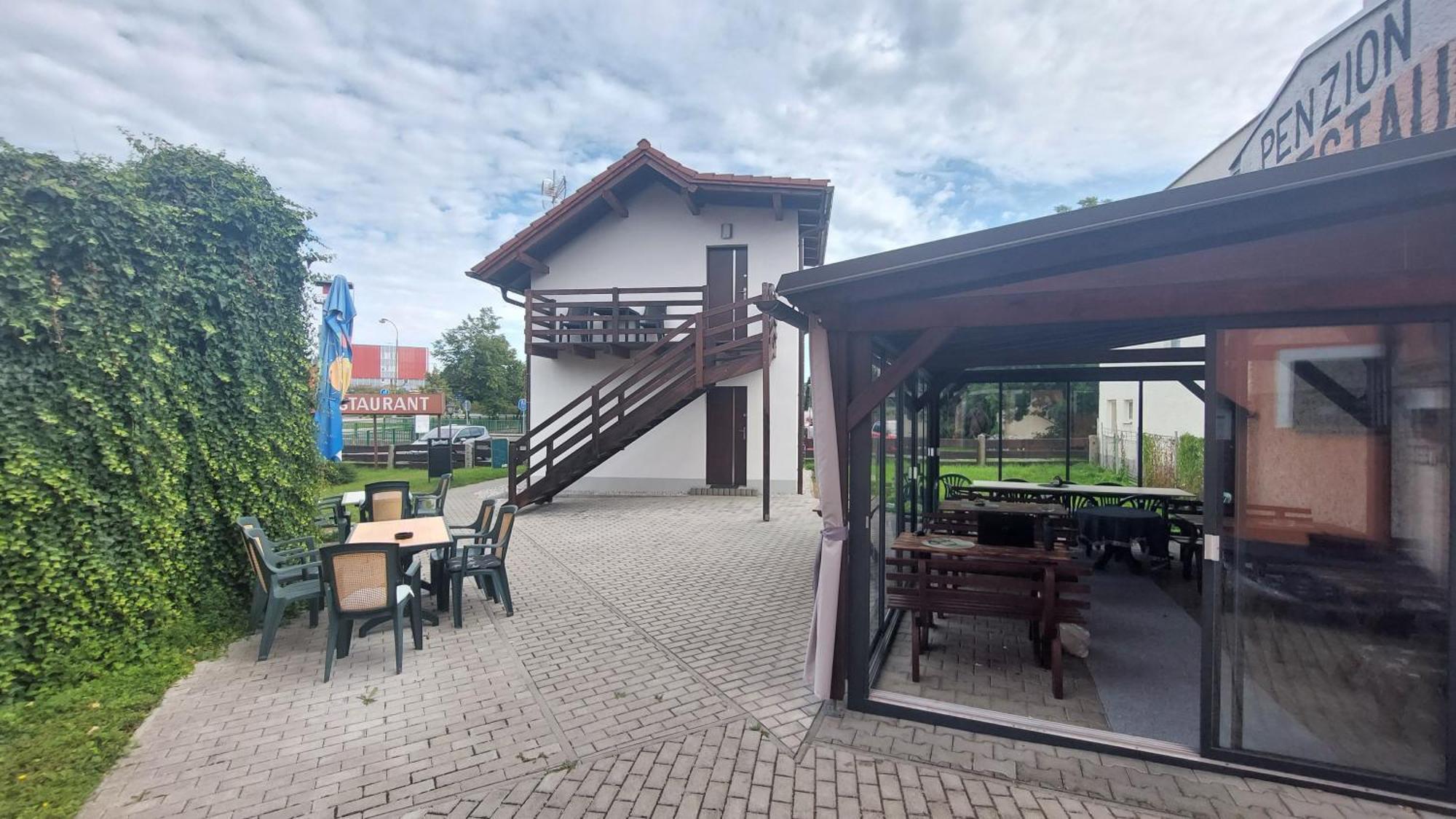 Penzion A Restaurace U Strnada Klatovy Eksteriør billede