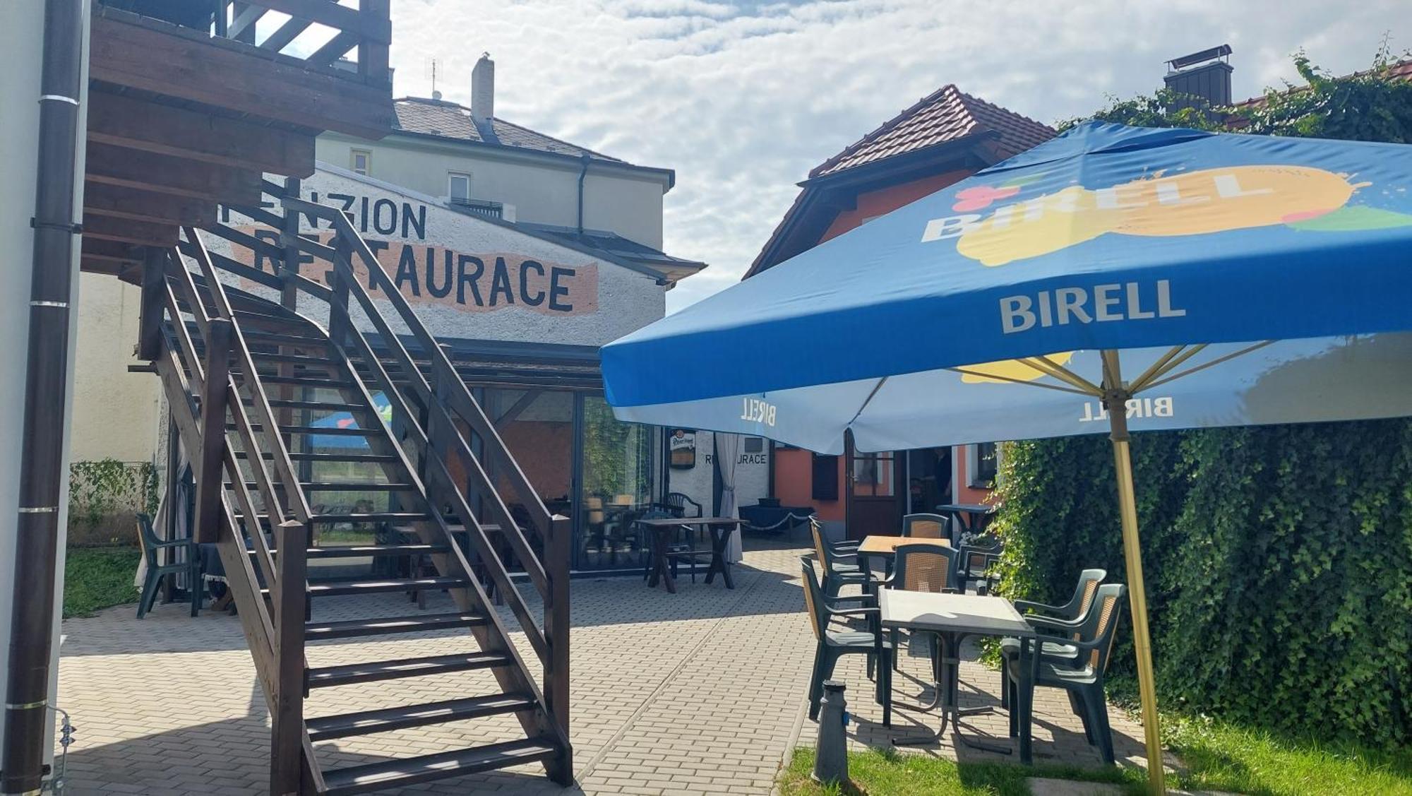 Penzion A Restaurace U Strnada Klatovy Eksteriør billede