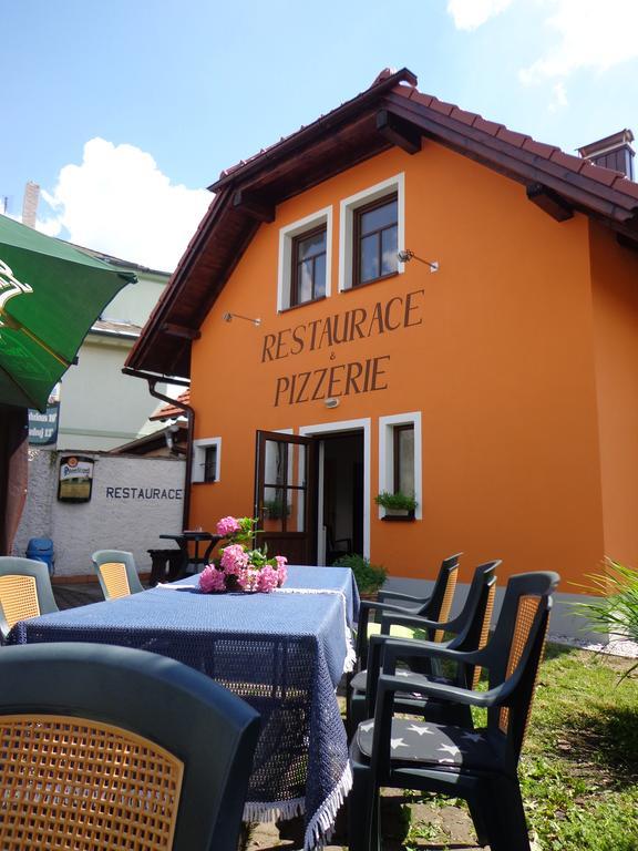 Penzion A Restaurace U Strnada Klatovy Eksteriør billede